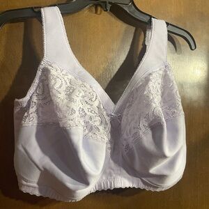 NWOT Glamorise Lavender Lace Bra